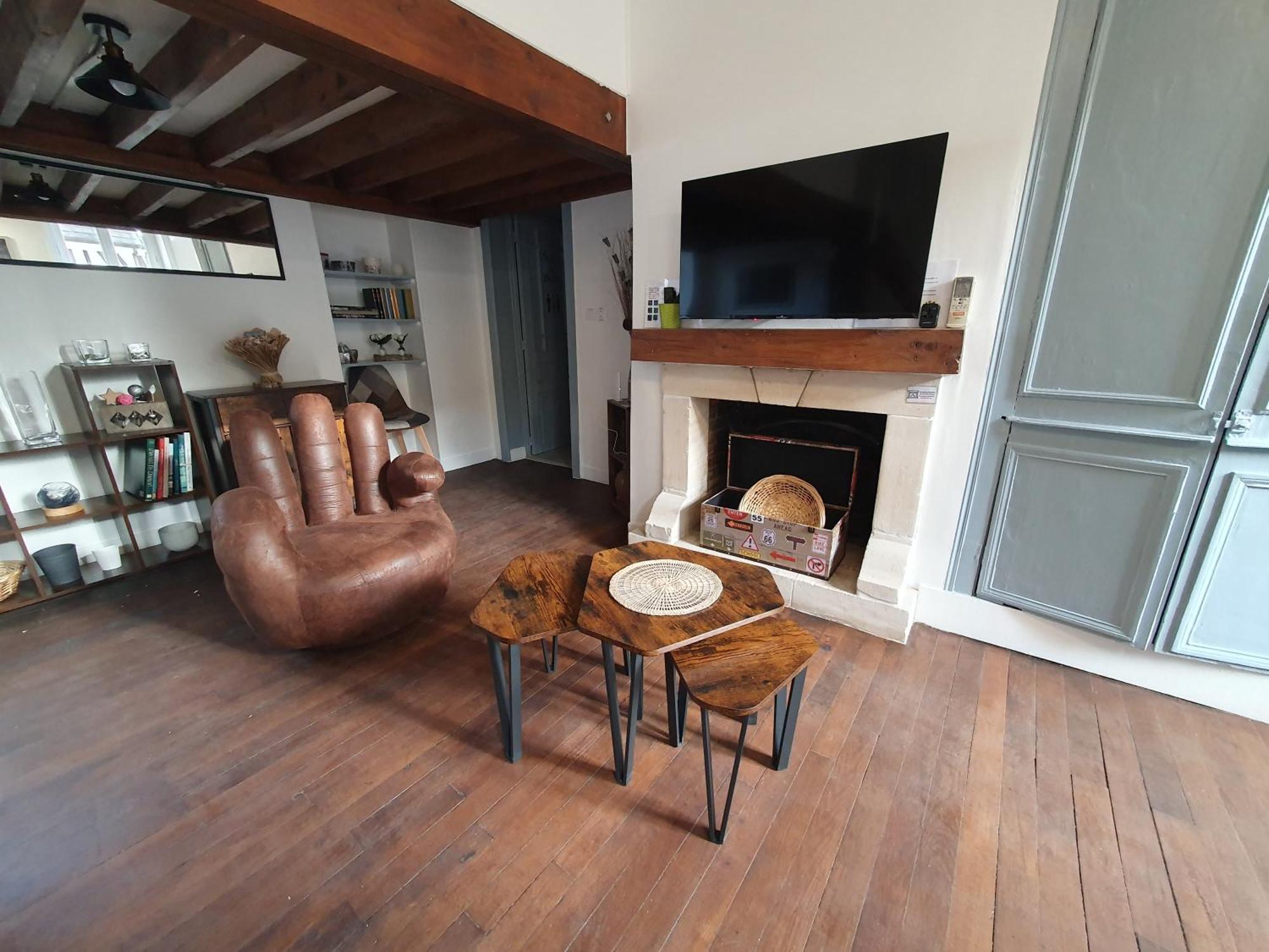 Vernon Rive Droite Apartment